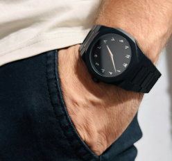 VLANC Black One Eclipse no pulso