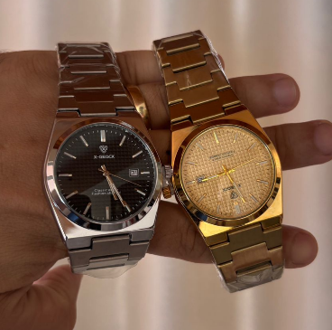 VLANC Royal Gold e Black na mão